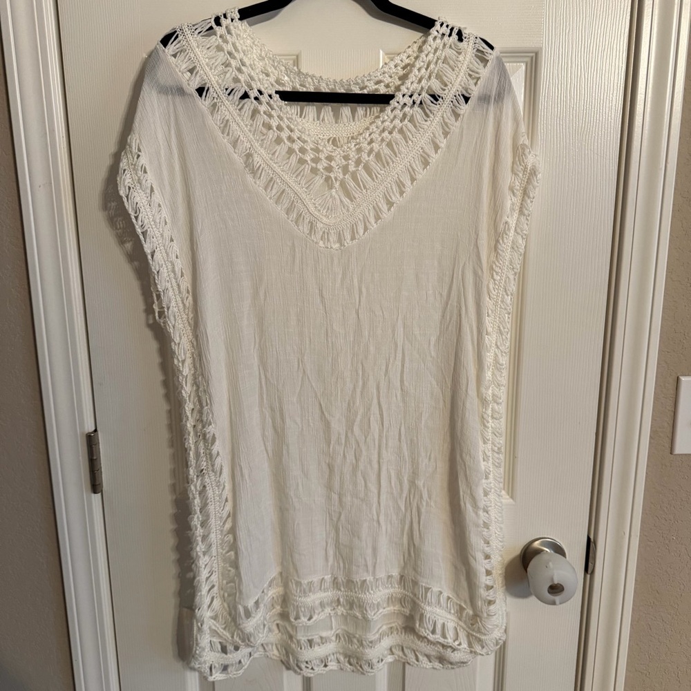 Elegant White Crochet Women Swimsuit Coverup
